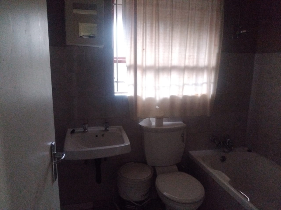2 Bedroom Property for Sale in Geelhoutpark North West